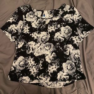 Size Small (Juniors) Society Girl Black and White Rose Print Cropped Blouse